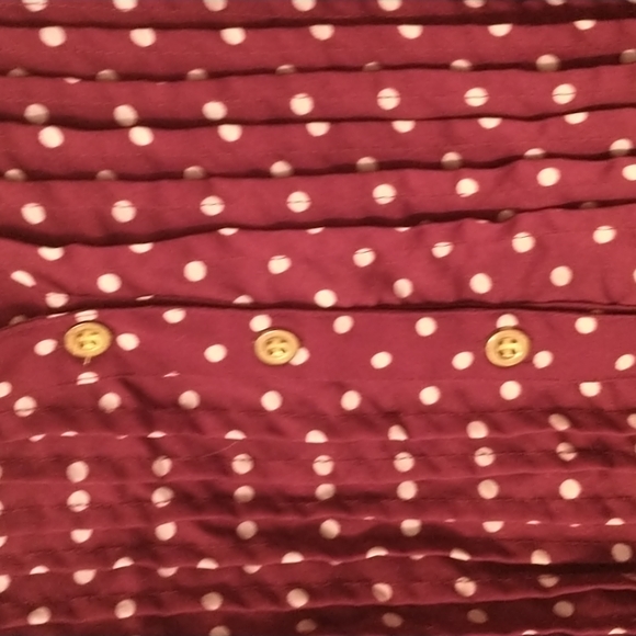 Dark red polka dot blouse with roll sleeve and pleating, 1x - Picture 3 of 4